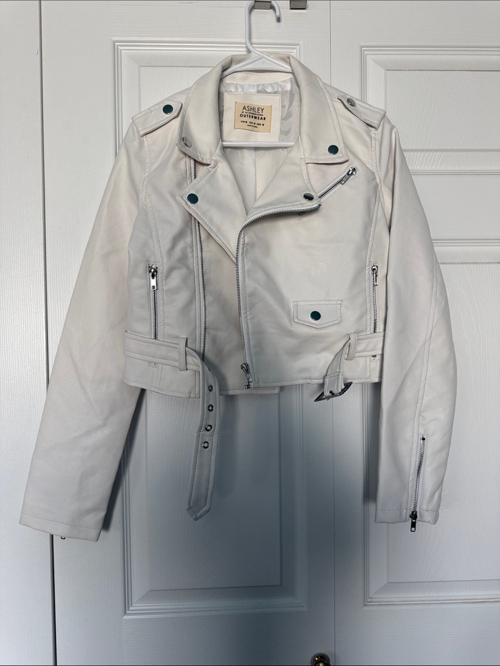 Ashley By 26 International White Cropped Moto Leather Jacket